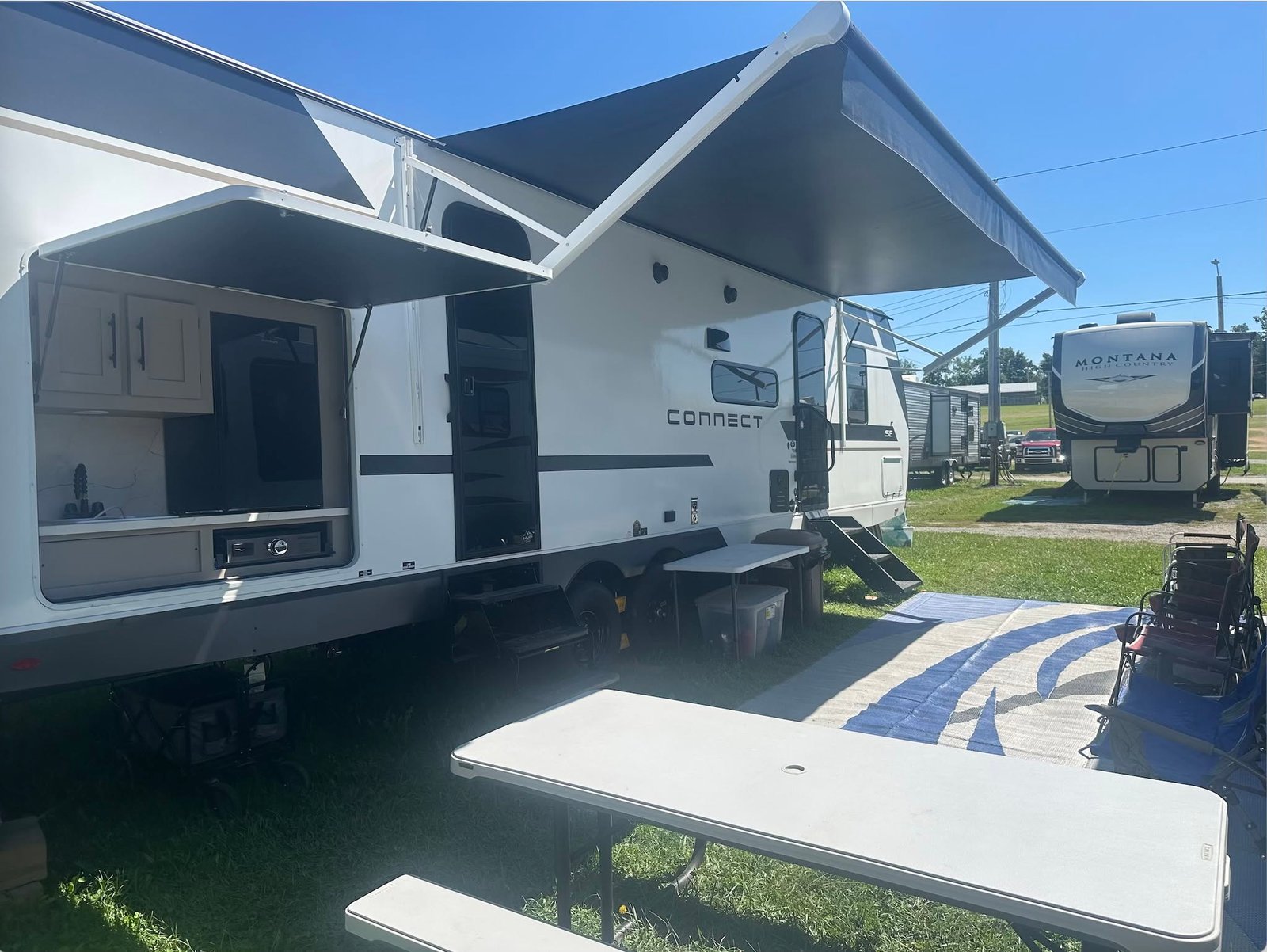 Family bunkhouse travel trailer